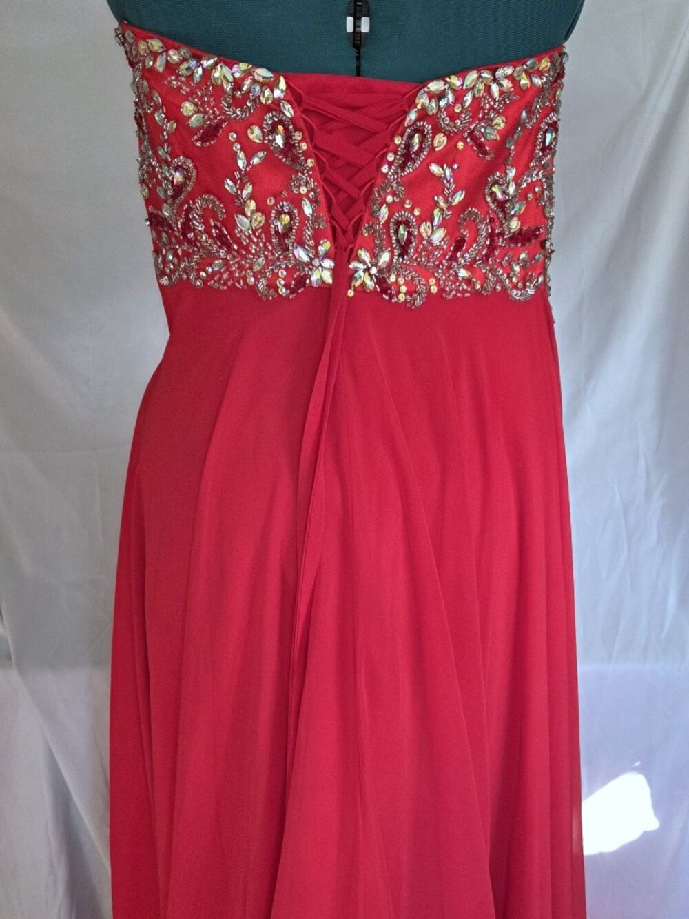 Renaissance Collection Red Formal Gown Sequins bodice. sz 13/14 - Picture 6 of 6